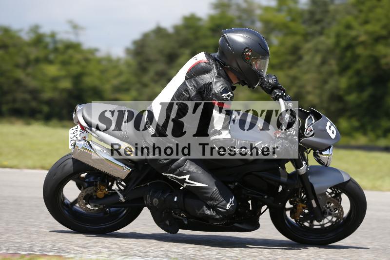 /Archiv-2024/29 12.06.2024 MOTO.CH Track Day ADR/Gruppe blau/65